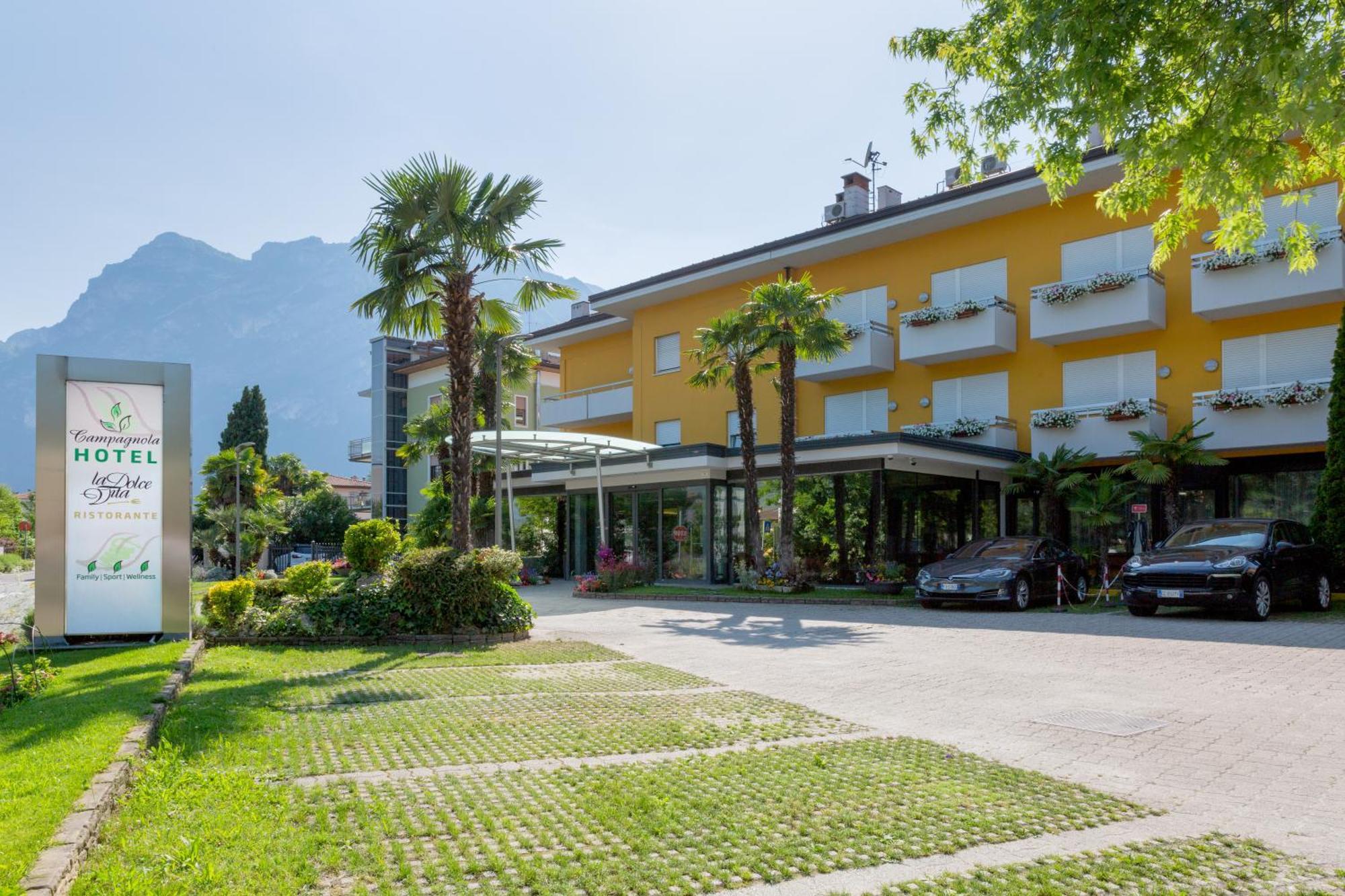 Appartamento Campagnola Mansardato Riva del Garda Luaran gambar